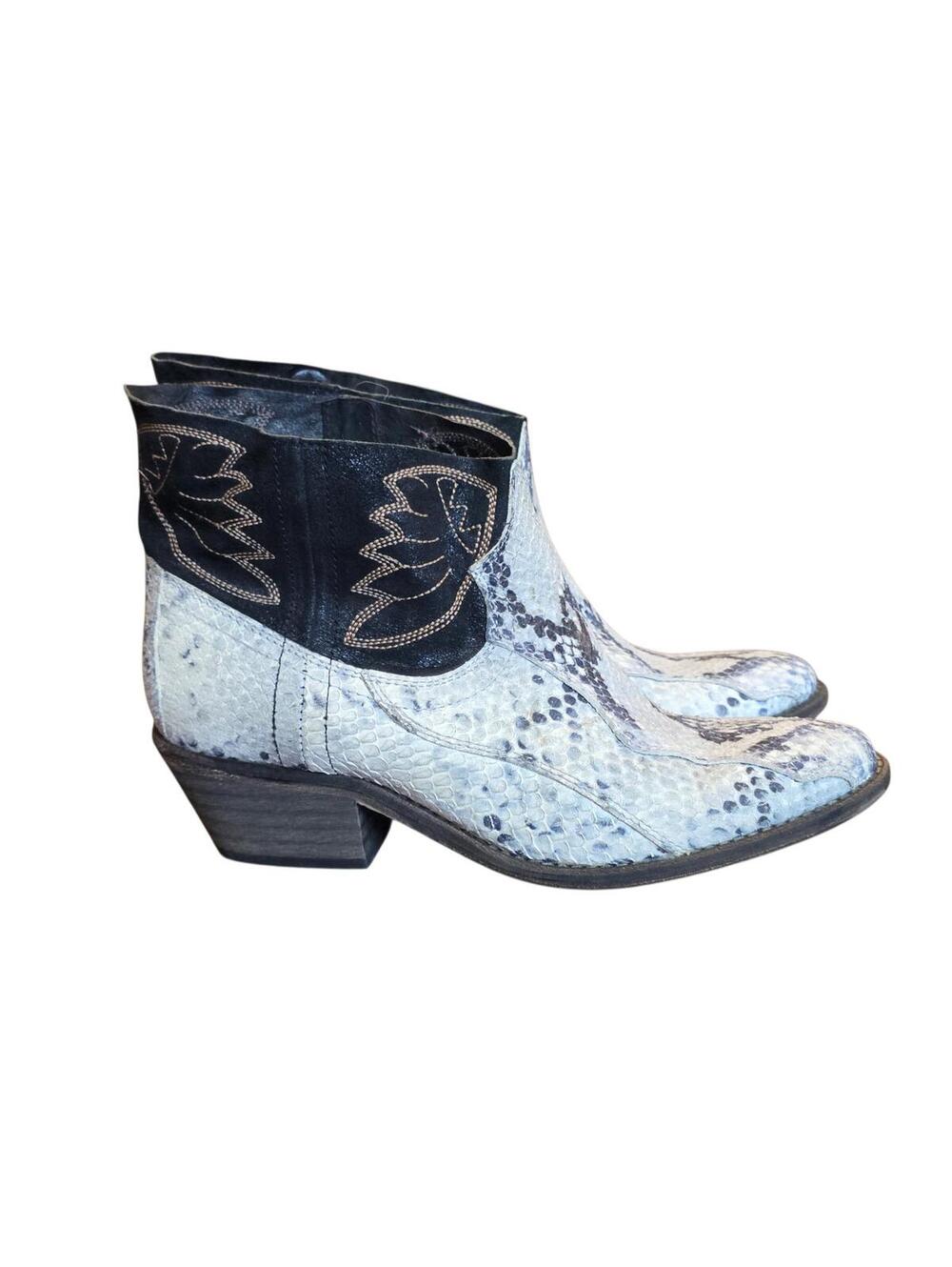 Free People Dorado Bootie black Snake White Emboss Embroidered EU 36 US 5.5